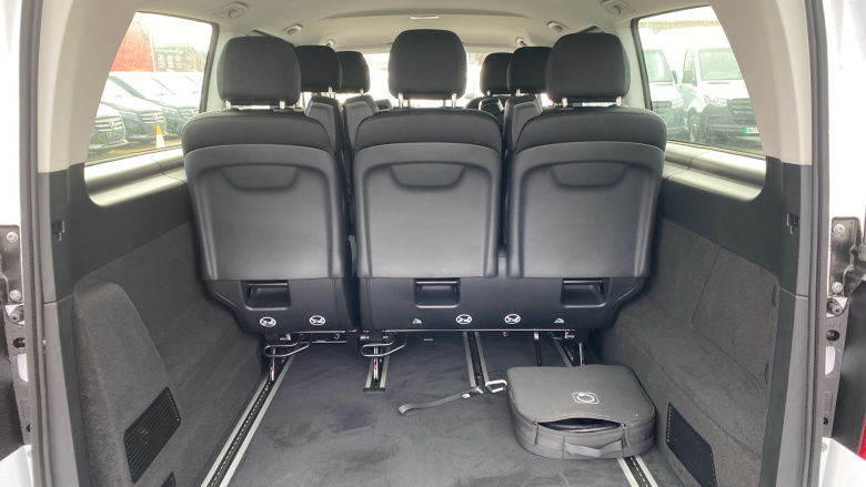 Mercedes-Benz Vito ELr Tourer L3 Electric Fwd 150kW 100kWh Premium 9-Seater Auto